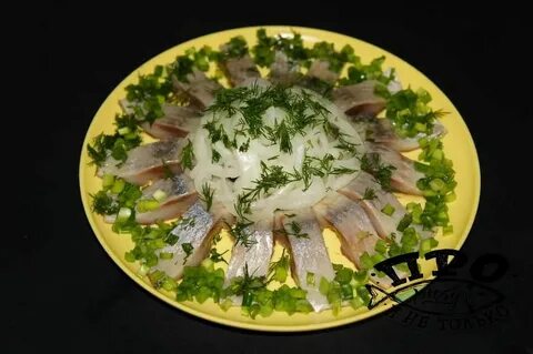 Сельдь с яйцом и луком рецепт