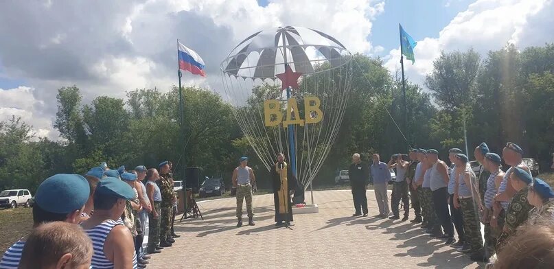 Орловская область пос долгое памятник ВДВ. Памятник ВДВ С орлом. Открыли памятник ВДВ. Сасово памятник десантникам. Время п долгое