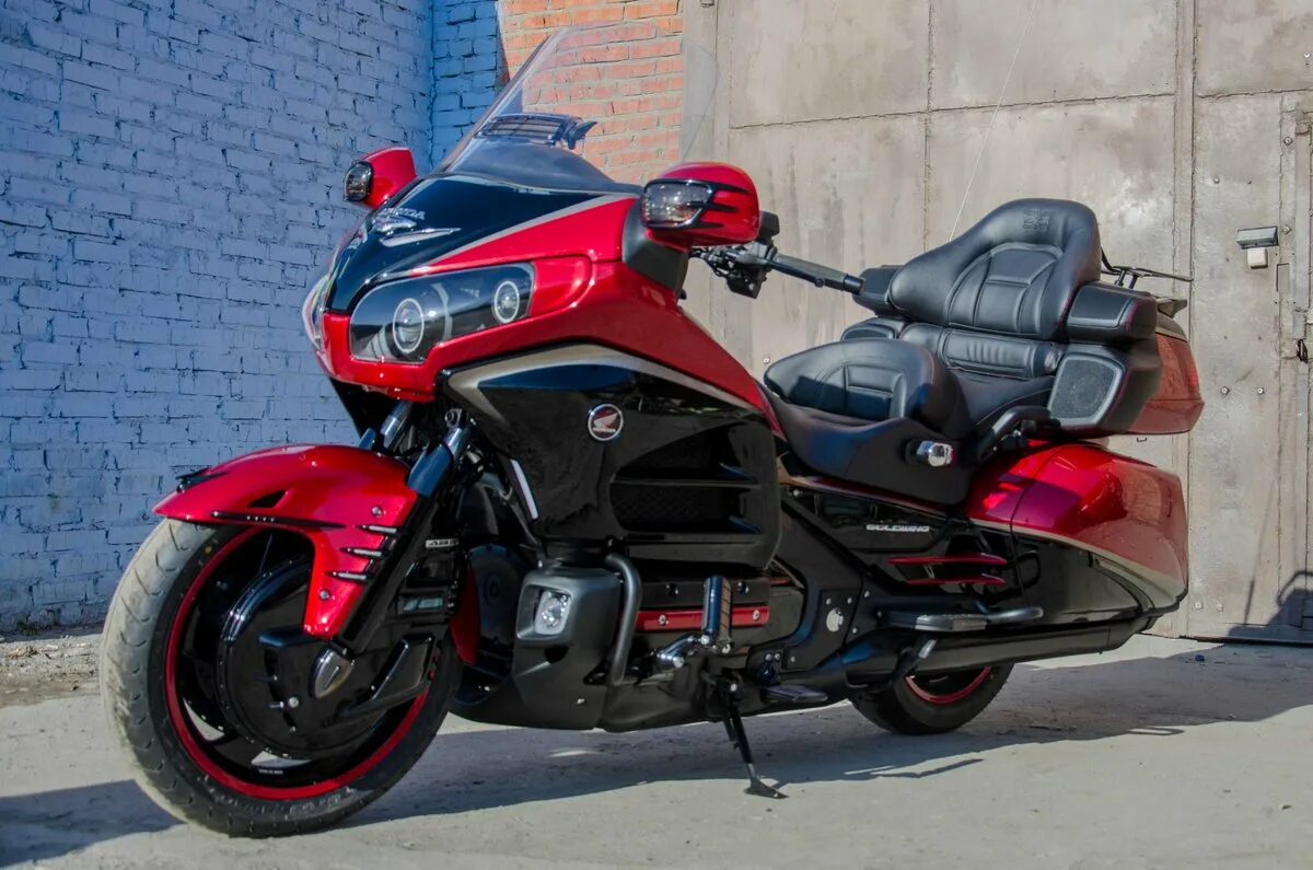 Мотоцикл honda wing. Honda Gold Wing 1800. Honda Gold Wing. Honda gl1800 Gold Wing. Honda Gold Wing 1.8.