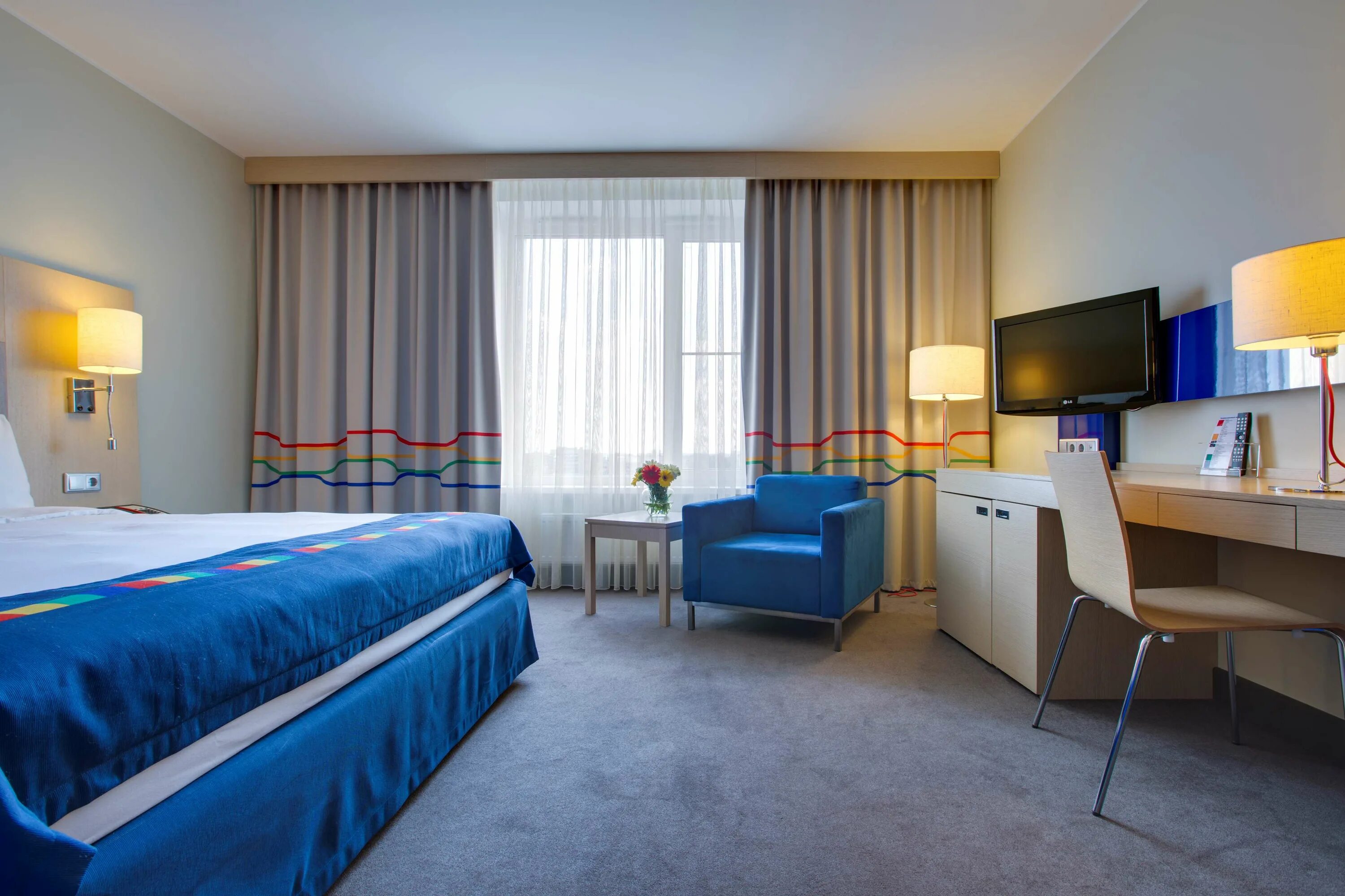 Гостиница космос ярославль. Гостиница park inn by radisson ярославль. park inn by radisson astrakhan. park inn астрахань. парк инн рэдиссон астрахань.