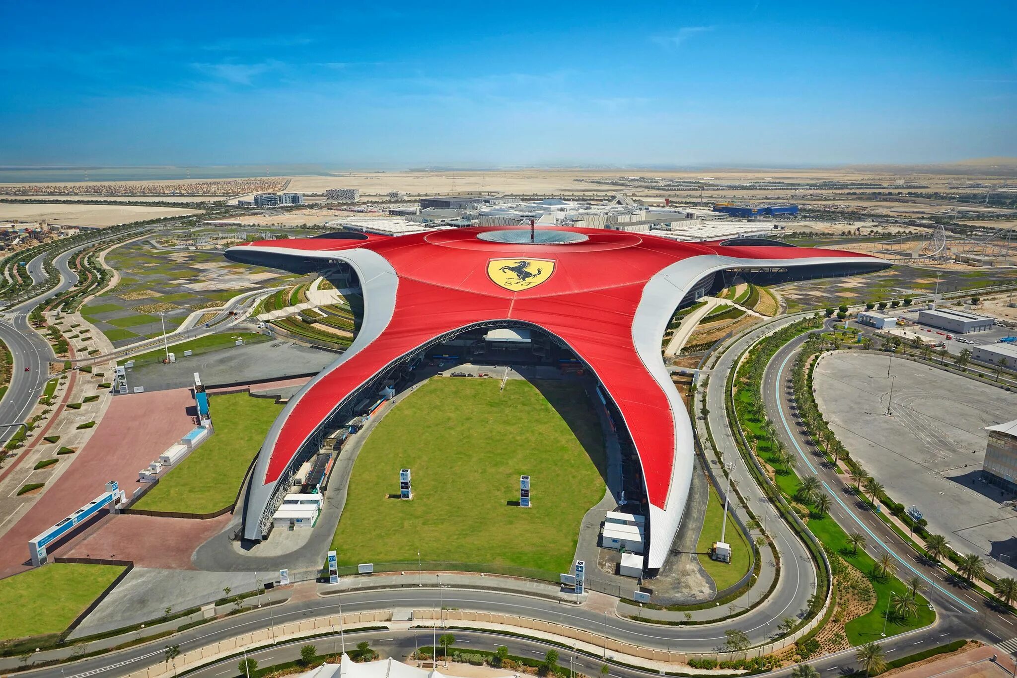 Ferrari world абу-даби. Ferrari world в абу - даби (феррари парк). Мир феррари в абу-даби. Феррари парк абу даби аттракционы. Ferrari парк в абу даби.