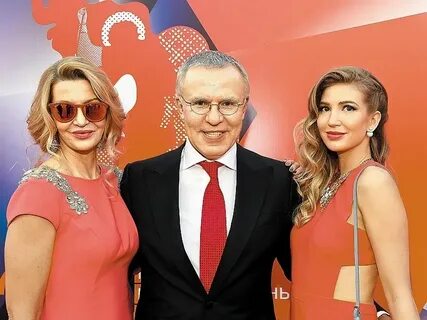 Сколько лет фетисову