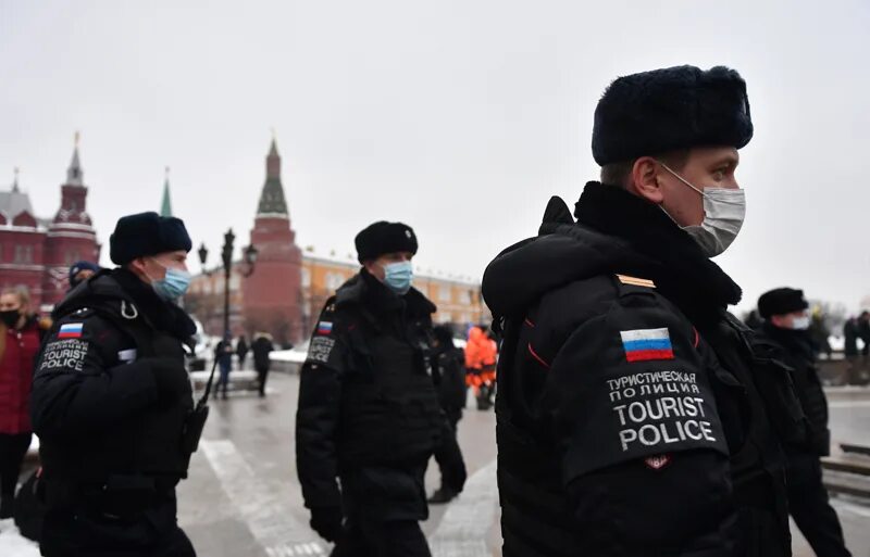 Полицейские на митинге в Москве. Митинг мигрантов в Москве. Митинг 2020 года в Москве. Митинг на Манежной площади 2021. Несанкционированный митинг в москве