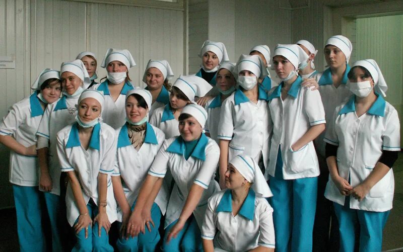Основы медицинских знаний. Учебник по сестринскому делу. Медсестра с капельницей. Сестринское дело анапа. Книга по сестринскому делу.
