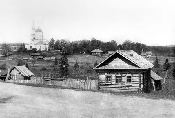 Зюзино шарканский. Петропавловская Церковь Шаркан. Село Сосновка Шарканский район. Сосновка Церковь Шарканский район. Деревня Зюзино Шарканский район.