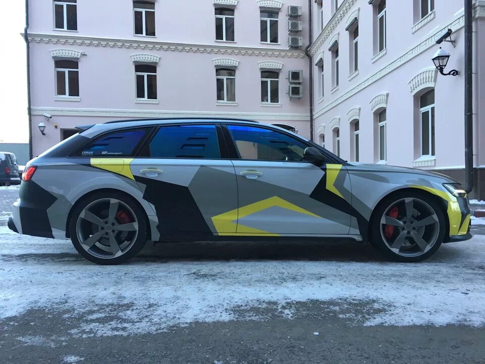 Винил Audi rs6 Camouflage. Audi a3 камуфляж желтый. Audi rs7 камуфляж. Ауди универсал камуфляж. Оклейка бронепленкой автомобиля by tuning