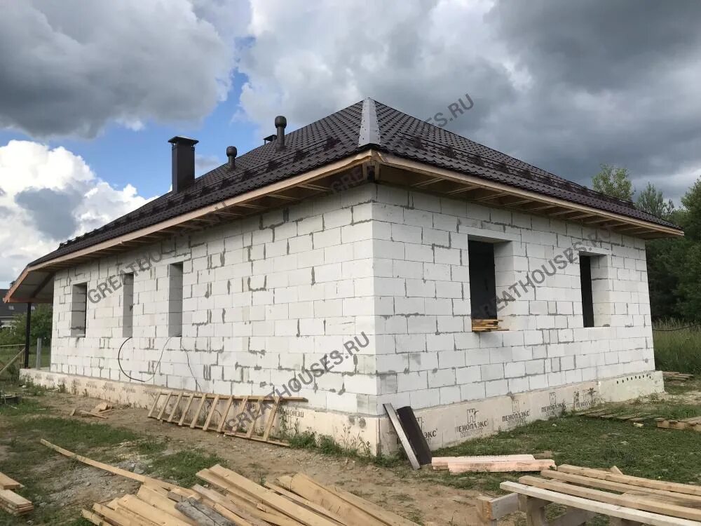 Из газобетона дома 8 12. Одноэтажный дом из газобетона. одноэтажные дома из газоблока. дом из пеноблоков. одноэтажный блочный дом.