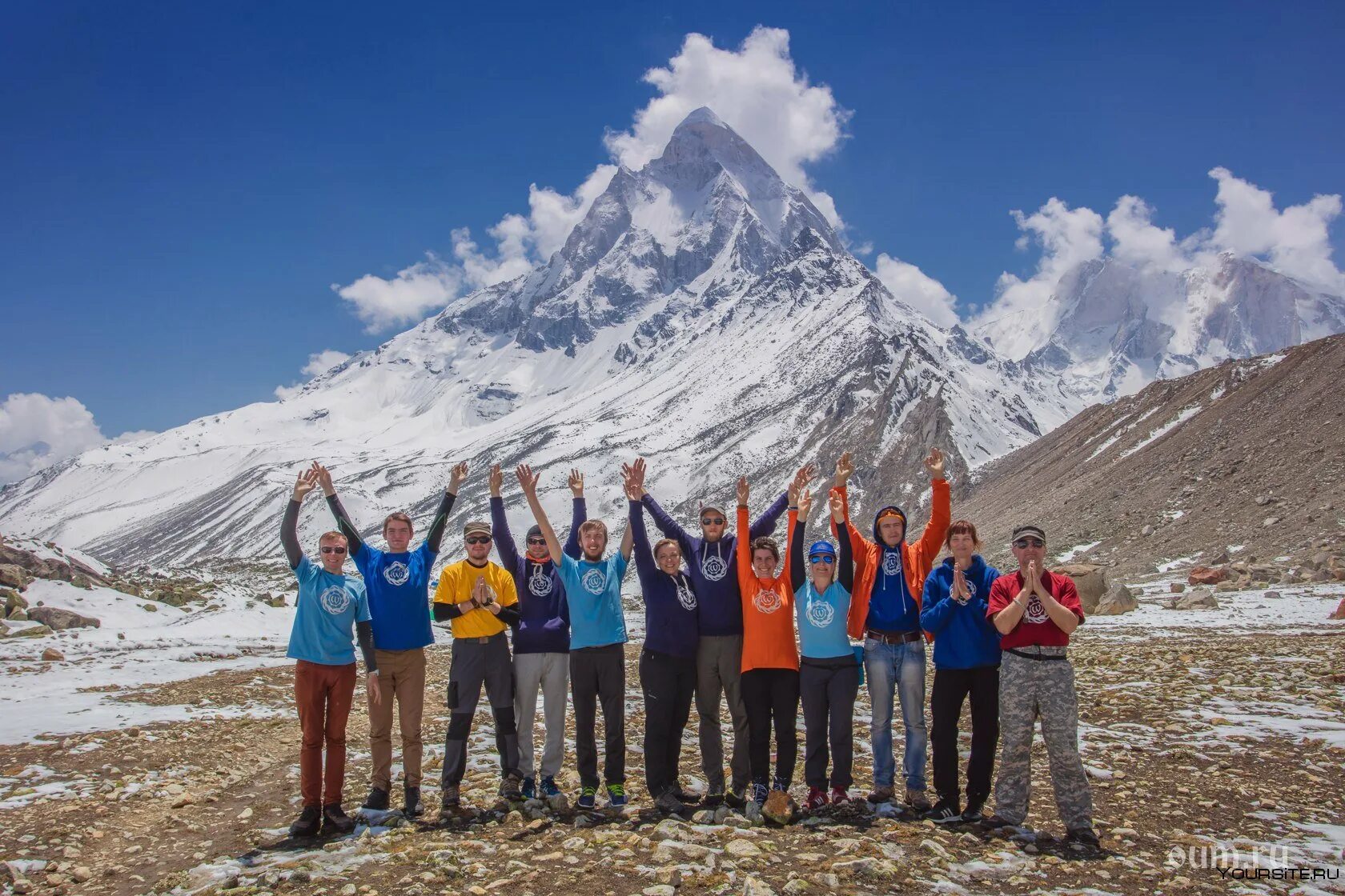 Тур Индия Гималаи. Йога тур Гималаи. Экскурсия в Гималаи. Йоги в Гималаях. Радио гималаи