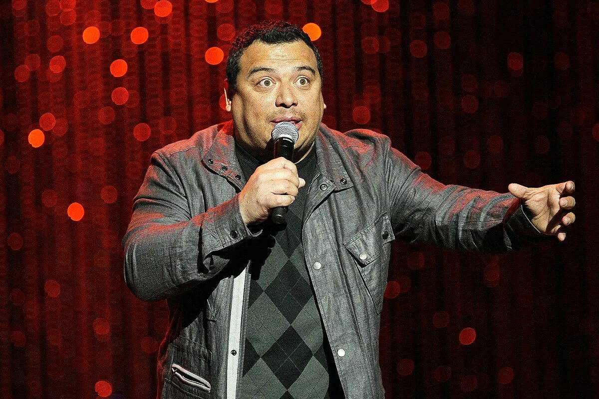 Карлос Менсиа. Карлос Менсиа Carlos Mencia. Карлос Менсиа состояние. Mencia show. Камеди клаб карлос