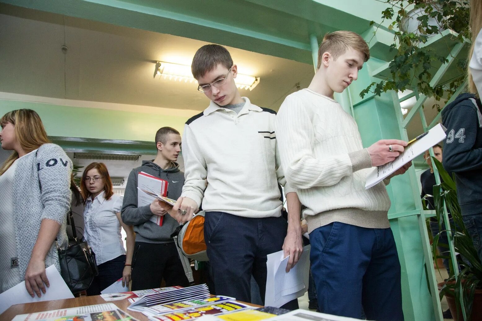 Екатеринбургский энергетический техникум. Энерго колледжи ЕКБ. Десногорский энергетический колледж. Екатеринбургский энергетический техникум общежитие.