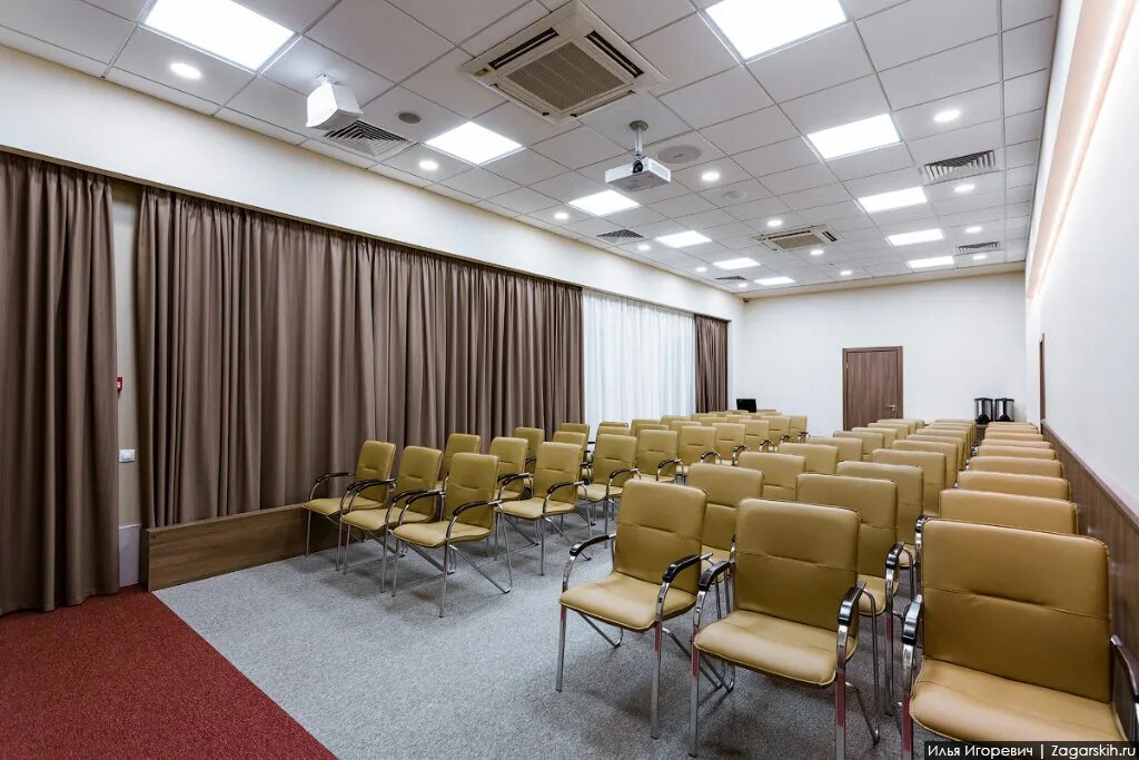 Отель киров бизнес. Измайлово альфа конференц зал 5 зал. Отель измайлово конференц зал альфе. Измайлово альфа конференц зал 5 зал. Конференц зал альфа.