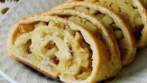 Рулетики из теста с яблоками