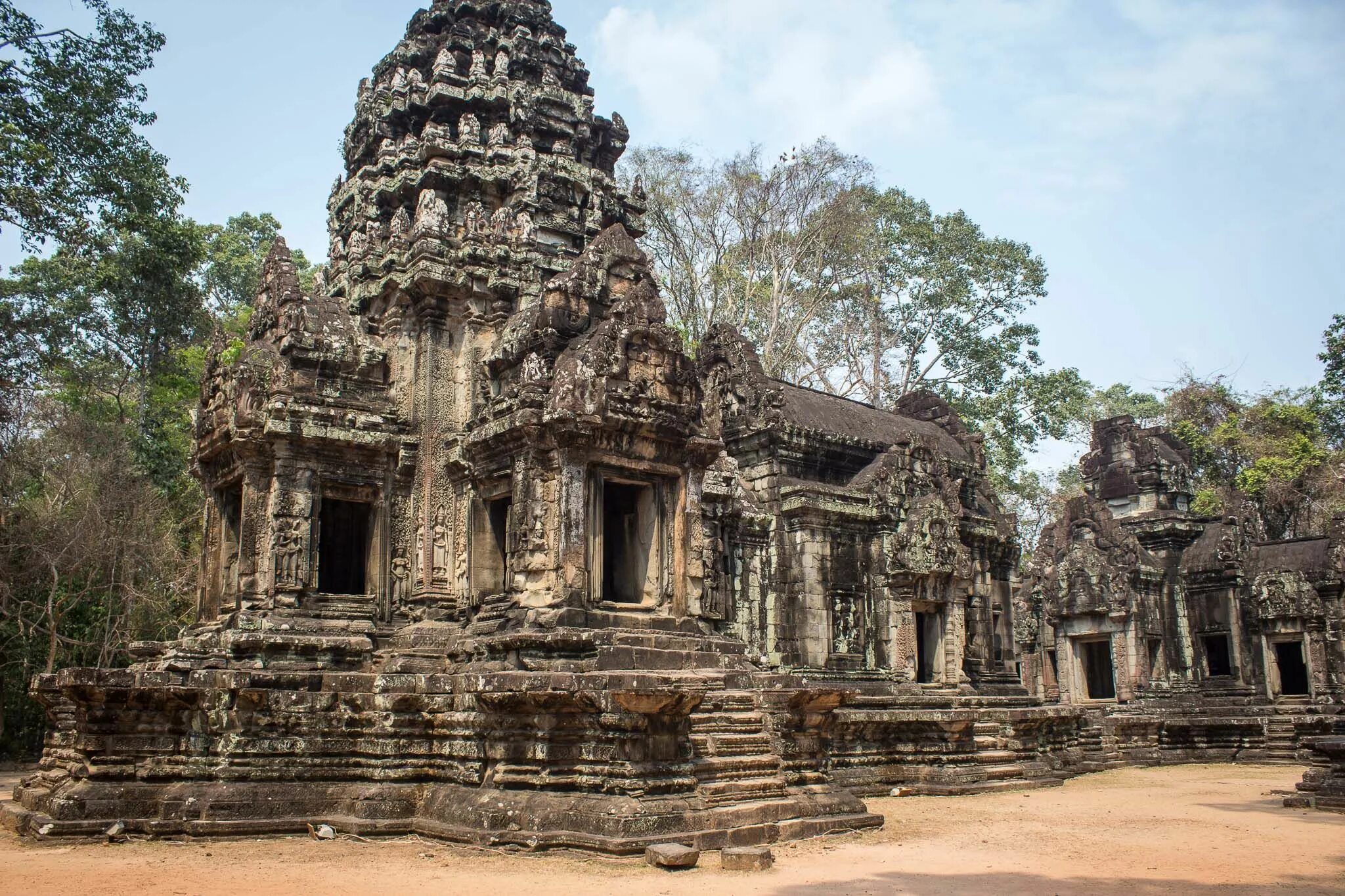 Yungs better temples. Храм в Камбодже Ангкор ват. Камбоджа храмовый комплекс Прэахвихеа,. Национальный музей Камбоджи. Храмы Камюоджа новодел.