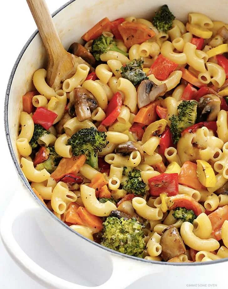 Быстрый и вкусный ужин. Картошка сфр кадельками. Сытные блюда на скорую руку. Блюда на ужин. В бульон добавить лук картофель и помидор.