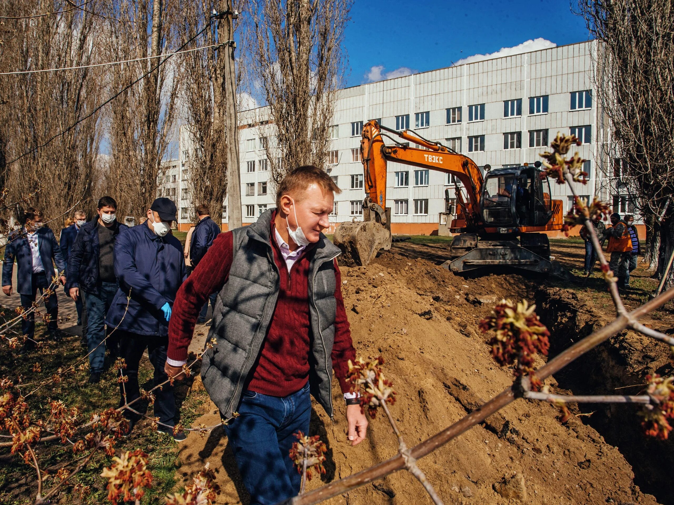 Срочные новости курска сейчас. Стройка поликлиники в Курской. Больница Хотьково стройка.