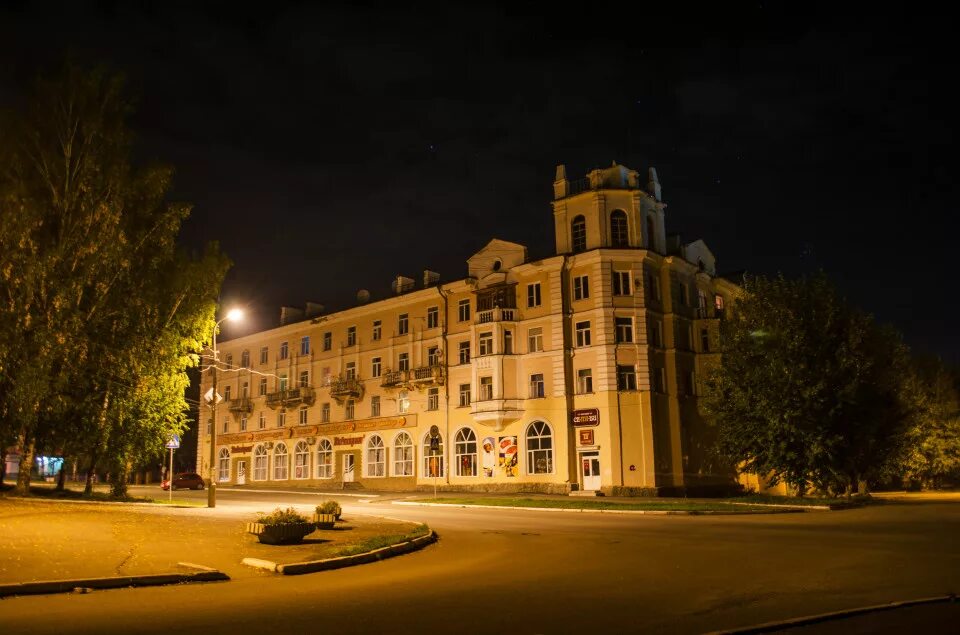 Город Серов архитектура. Серов площадь города. Серов Свердловская область. Серов город Металлургов.