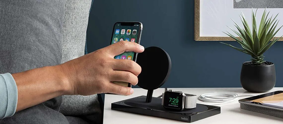 Belkin f8j234. Belkin док-станция Belkin BOOSTUP Wireless Charging Dock. Док станция Belkin 3 в 1. Belkin док станция для Apple 3 в 1.