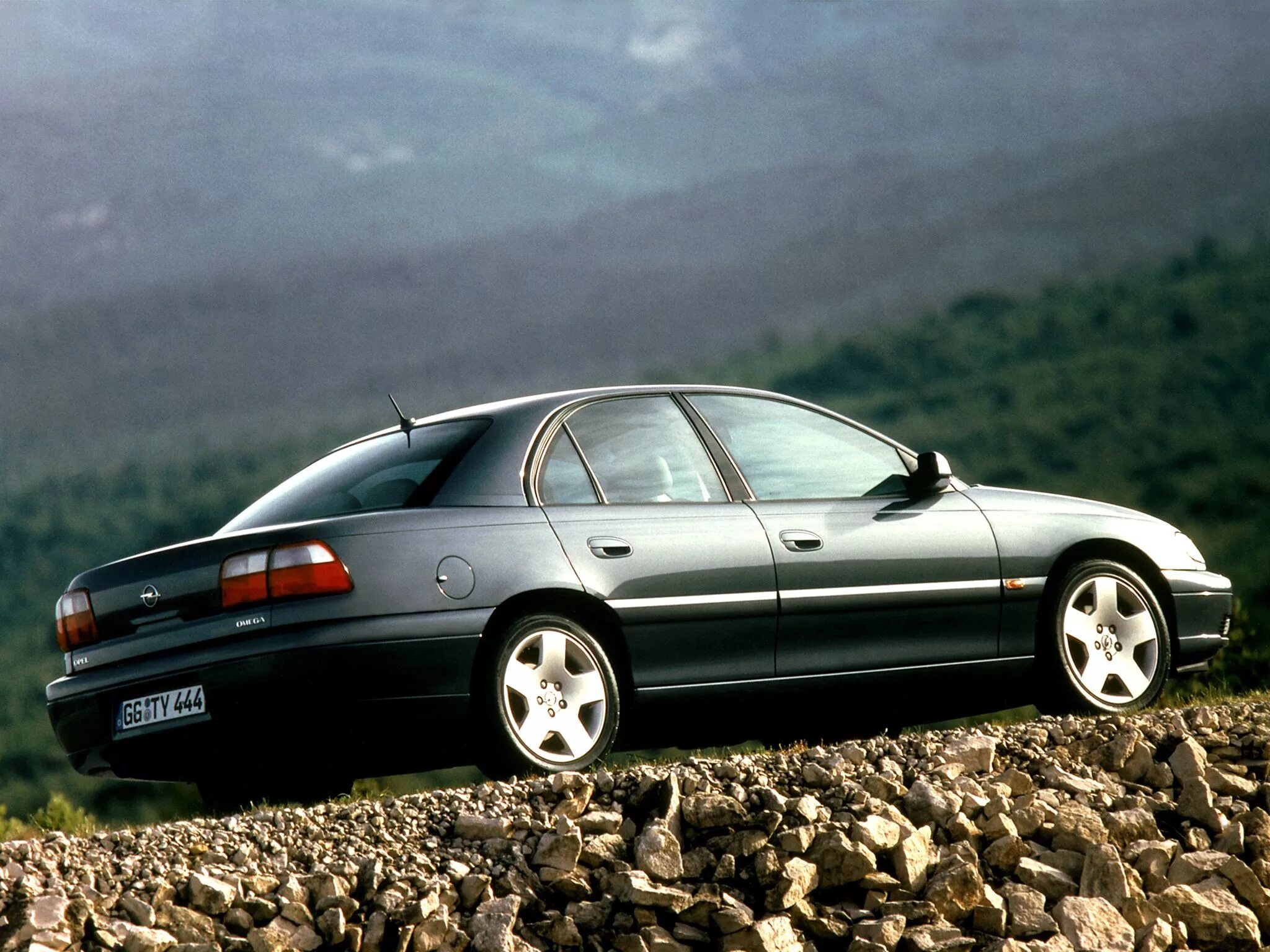 Опель омега купить в россии. Opel Omega 1999. Opel Omega b. Opel Omega b 2003 3.2. Opel Omega b 2001.