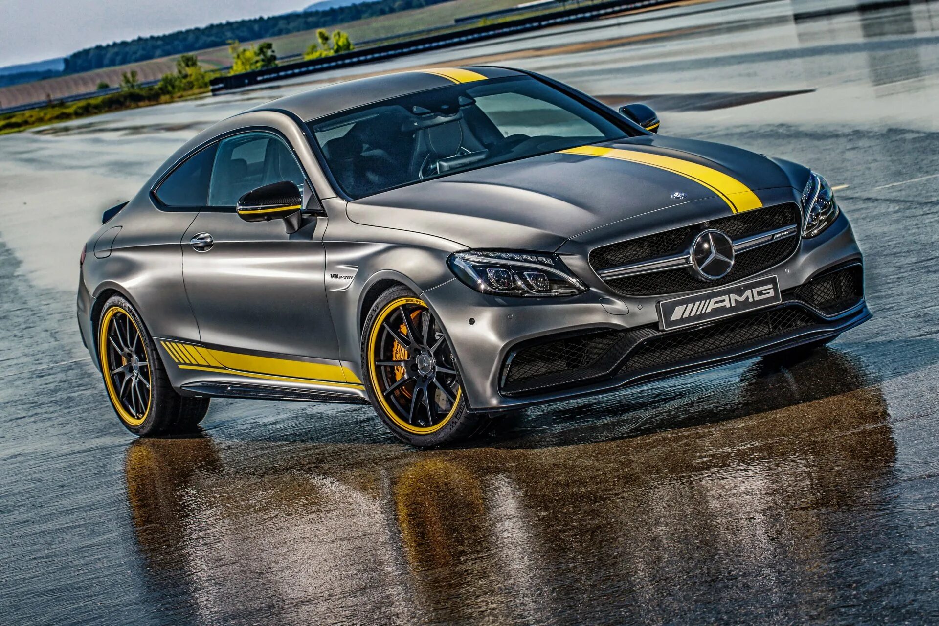 Купить мерседес амг 63. Mercedes c63 AMG. Mercedes Benz c63 AMG Coupe. Мерседес Бенц АМГ 63. Мерседес Бенц AMG c63 Coupe.