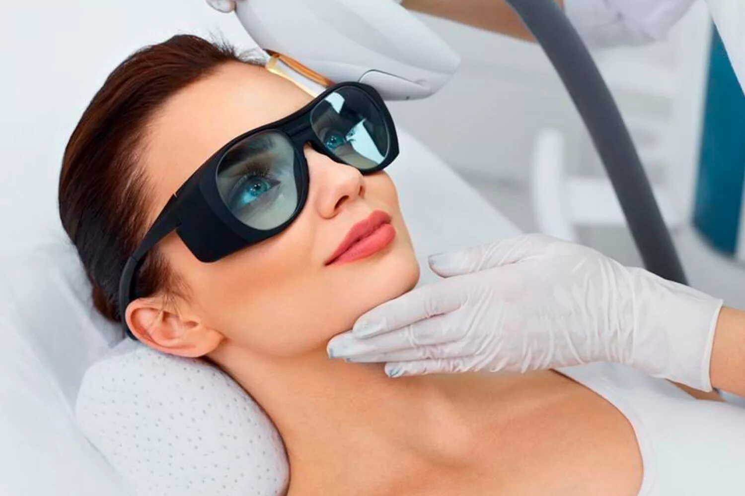 Как работает фотоомоложение. Фотоомоложение quantum. Фотоомоложение лица l900. Фотоомоложение лица syneron. Ipl фотоомоложение.