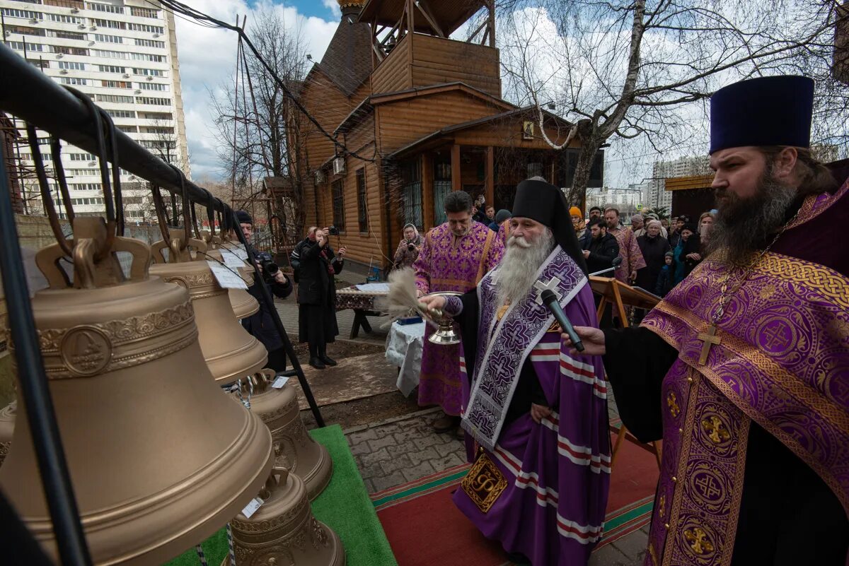 освящение храма ермогена в зюзино. храм ермогена в чертаново. храм ермогена в гольяново. ермогена в гольяново свящ муч. протоиерей николай карасев.