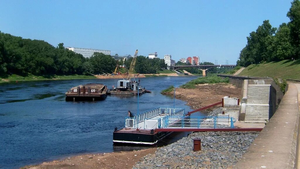 Набережная Западной Двины Витебск. Набережная реки Двины Витебск. Двина Витебск город Майстров. Набережная Западная Двина Витебск фото.