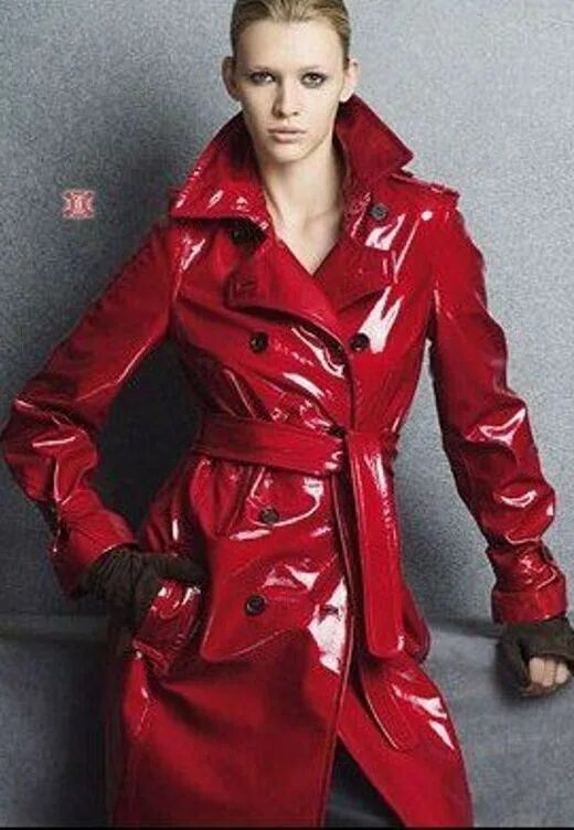 Red raincoat red steel. Плащ. Красный плащ женский. Красный плащ. Красный тренч burberry.