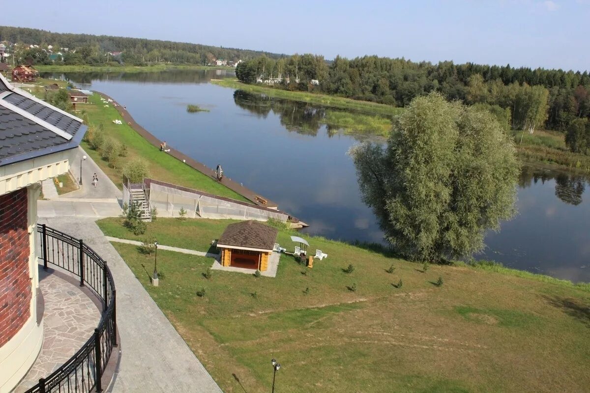 Бойкопонура краснодарский край. Бойко понура краснодарского края. Дом выход к реке. Дом выход к реке. Виды террас.