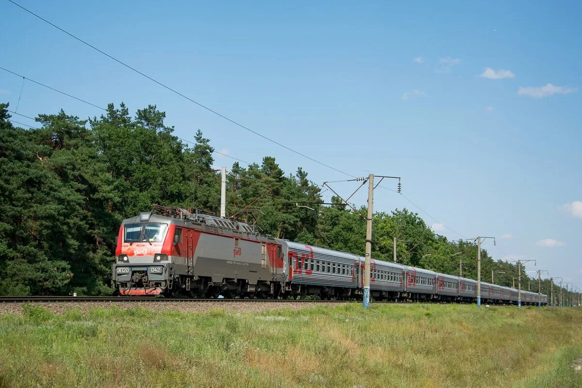 Поезд воронеж кисловодск. Электровоз эп1м 754. эп20 042. эп20 москва кисловодск. поезд 004м кавказ.