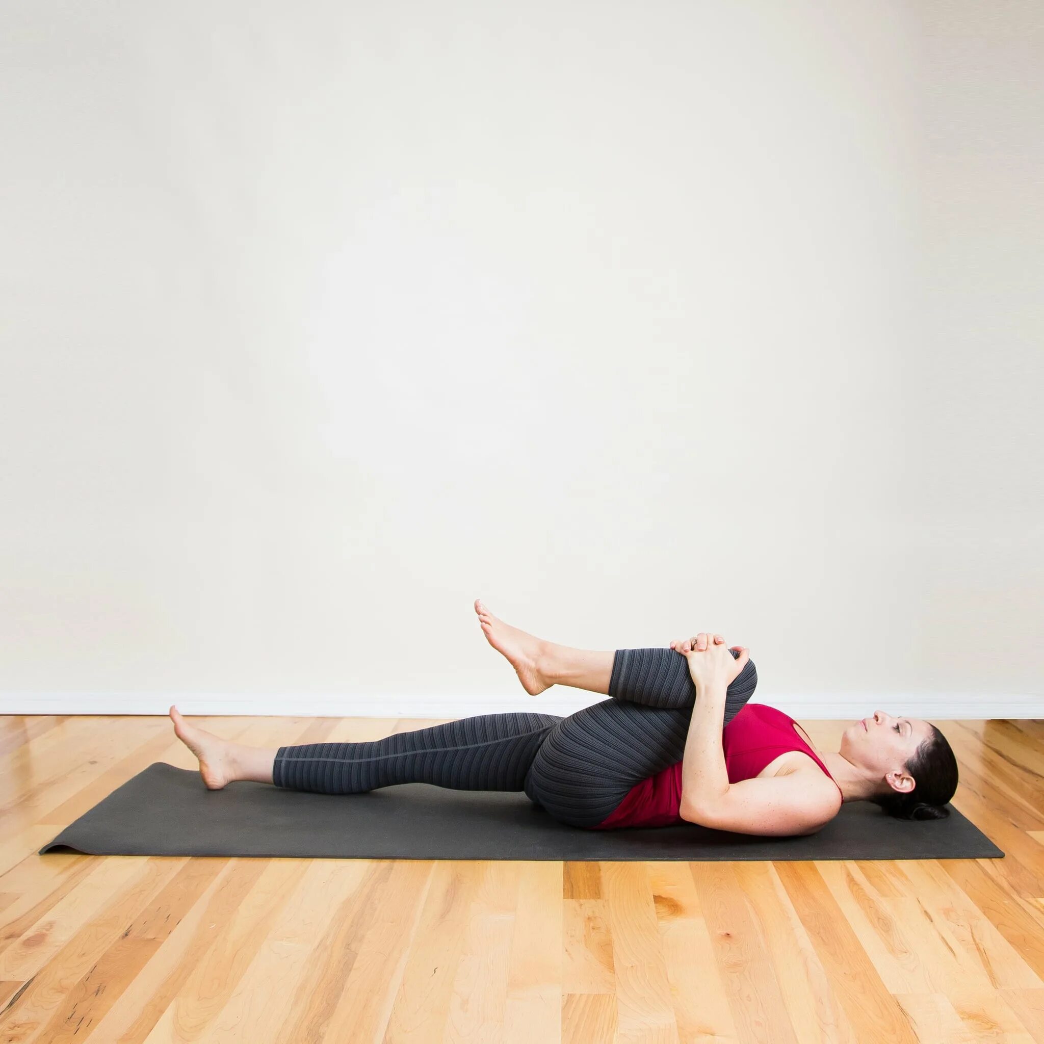 Stretching back. Позы йоги. Упражнения на расслабление. Йога для расслабления. Упражнения для расслабления спины.