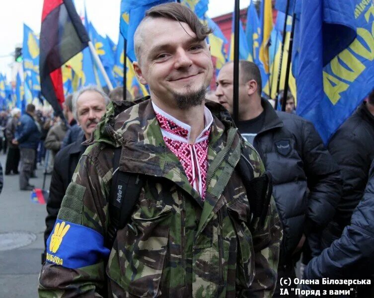 Хохляцкие песни. Прически украинских националистов. Современные украинцы. Прическа бандеровцев.