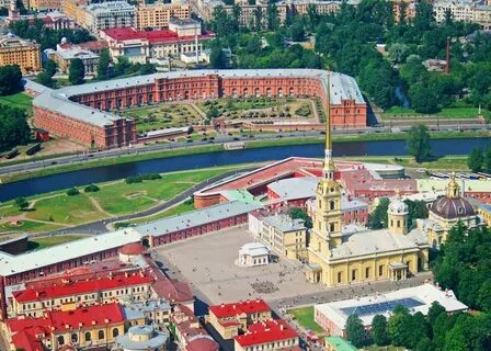 Площадь крепости