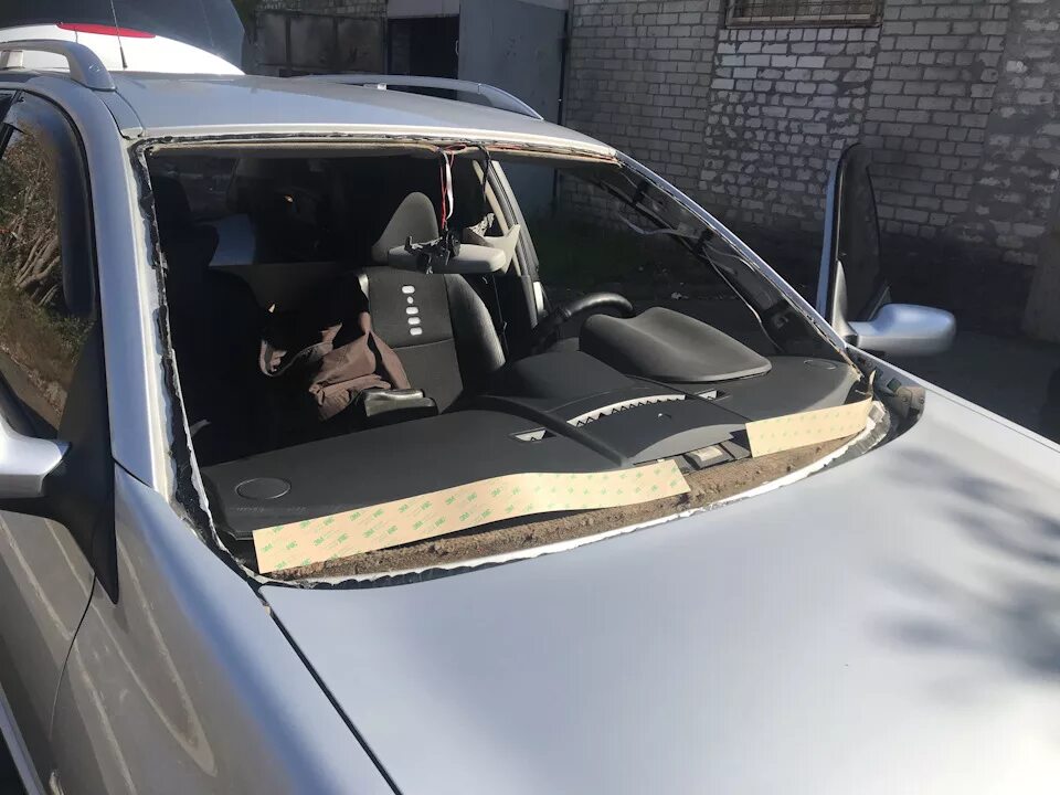 Меган 2 реле обогрева заднего стекла. Предохранитель обогрева заднего стекла рено меган 2. Рено лагуна 2 реле обогрева заднего. Кнопка кондиционера рено меган 2. Кнопка обогрева стекла меган 2.