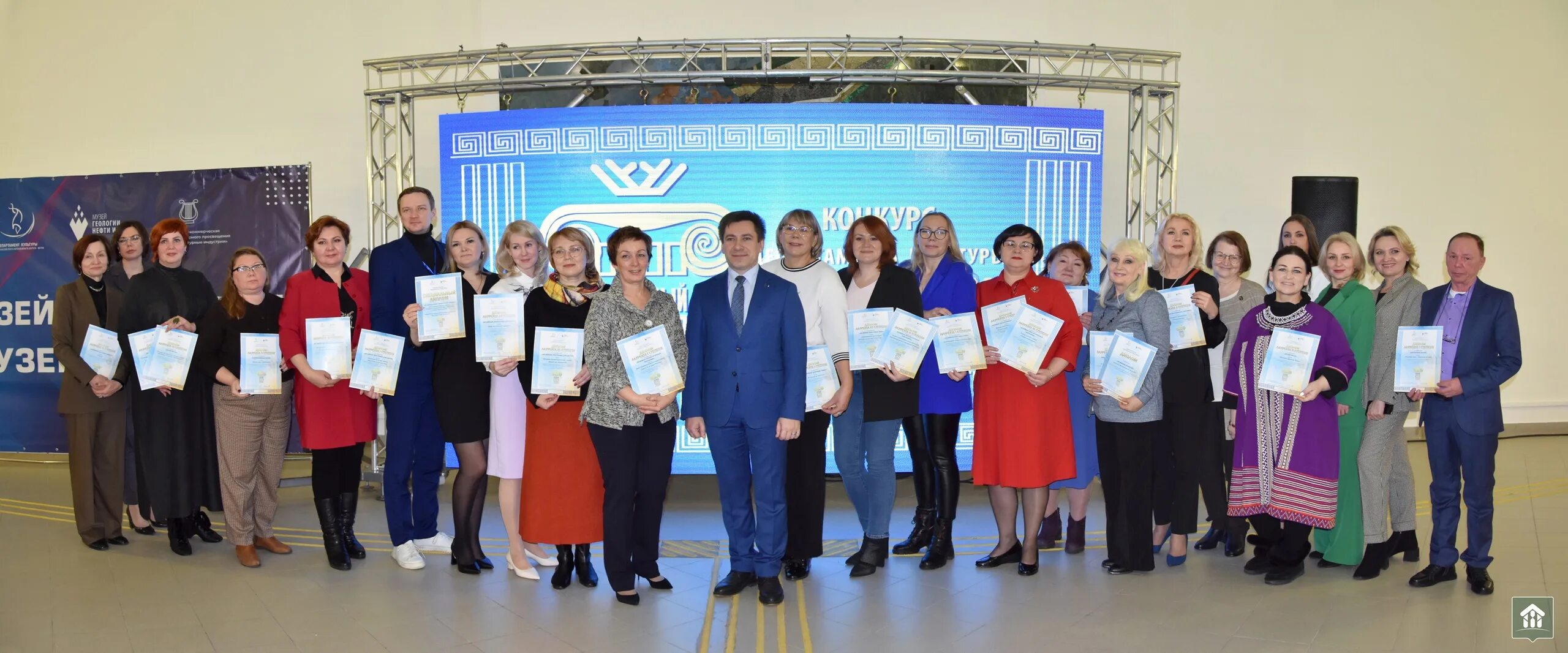 бассейн на университетской сургут. город казань стадион олимп. салон красоты олимп. юности 12 исток. детский сад огонек сургут.