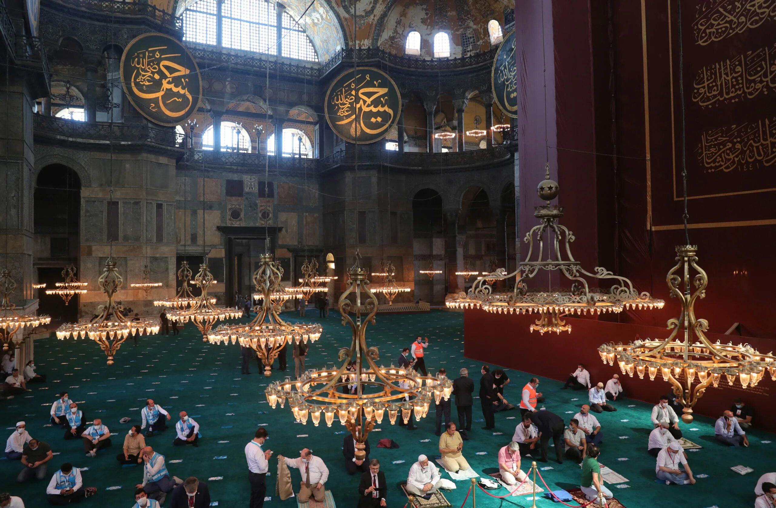 Мечеть Святой Софии Ayasofya-i Kebir Camii.