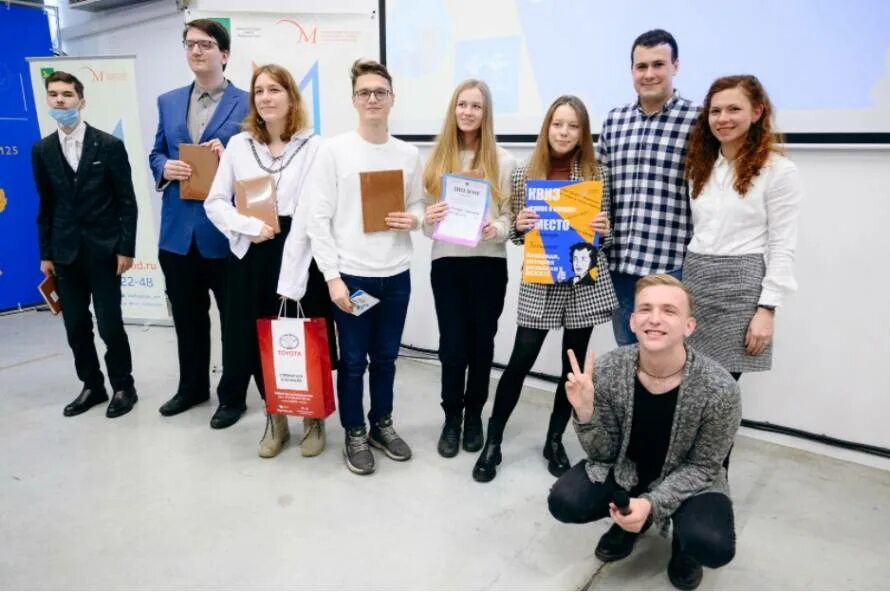 Школа 46 батарейная. Школа 1 владивосток. Школа 32 уссурийск. Средняя школа 75 владивосток. Школа 46 владивосток.