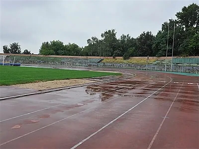 Стадион десна. Стадион Десна Бежица. Стадион Десна Брянск Бежица. Стадион Десна Птичное реконструкция. Стадион Десна Брянск до реконструкции.