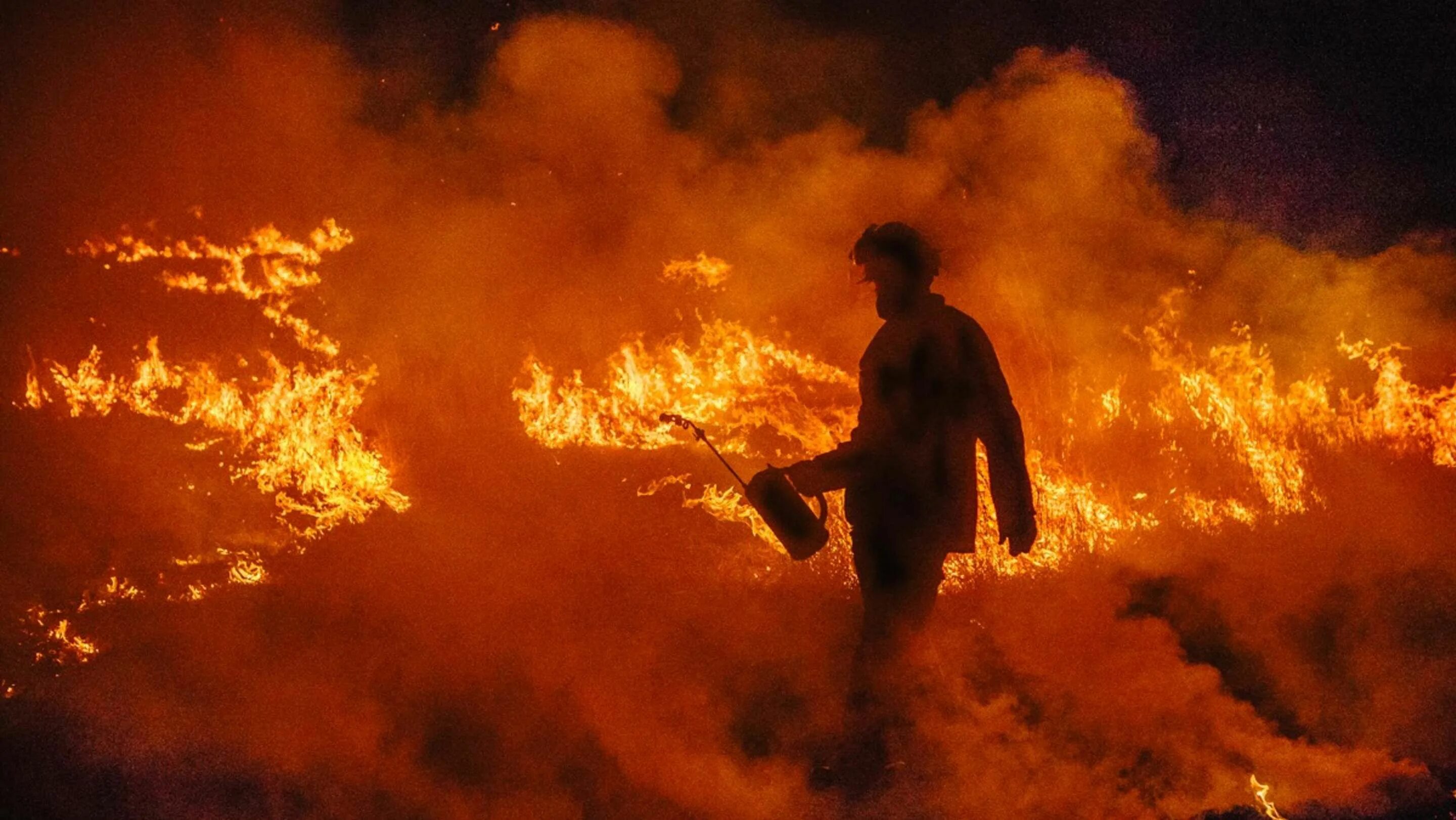 Angry mobs. Огонь и ветер. Жидкий огонь. Огонь стоковое фото. Man with Fire.