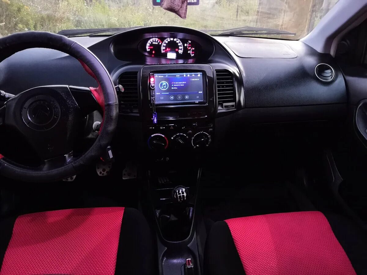 Geely mk cross тюнингованная. Джили мк кросс своими руками. 5 салон. Джили мк кросс своими руками. Geely mk cross штатный бортовой.