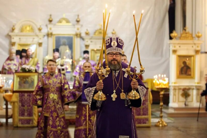 священники александро невской лавры спб. александро-невская лавра архиепископ всенощная. служба в храме александро невской лавры. александро невская лавра богослужения. служба в троицком соборе в александро в невской лавре.