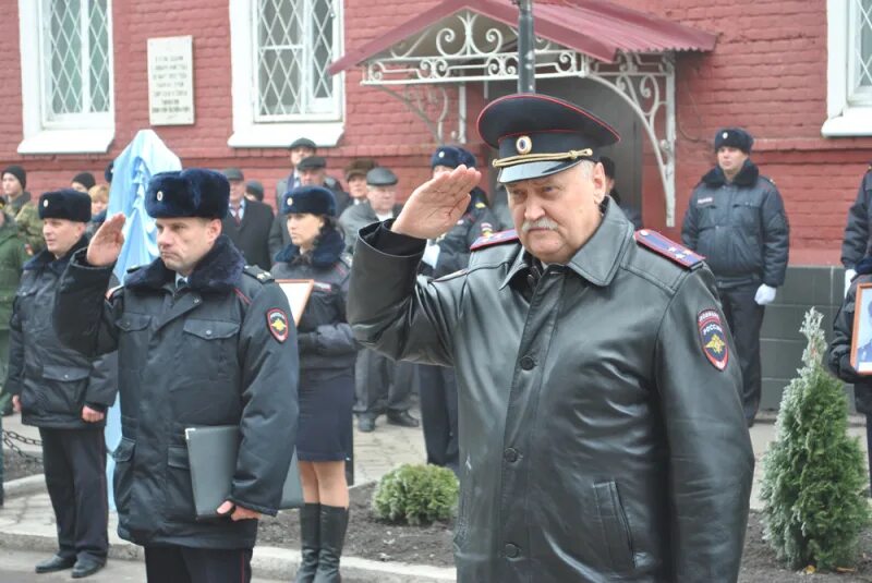 Мичуринский районный суд. Мичуринский городской СКД. В Мичуринске открыли памятник полицейским, погибшим на службе. Город Баку городской отдел милиции.