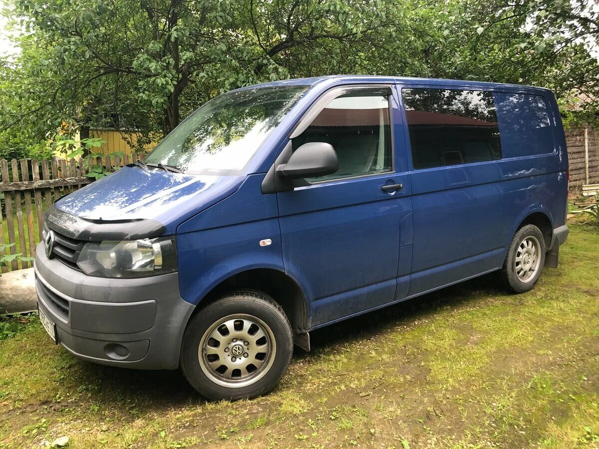 Фольксваген т5 бу россия. Фольксваген Транспортер т5. Volkswagen Transporter t5 Рестайлинг. Фольксваген Транспортер т5 Рестайлинг. Фольксваген Транспортер т5 темно синий.