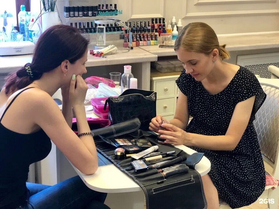 Visage hall дербент. Хозяин визаж холл. Визаж холл каспийск. Visagehall махачкала. Визаж холл каспийск.