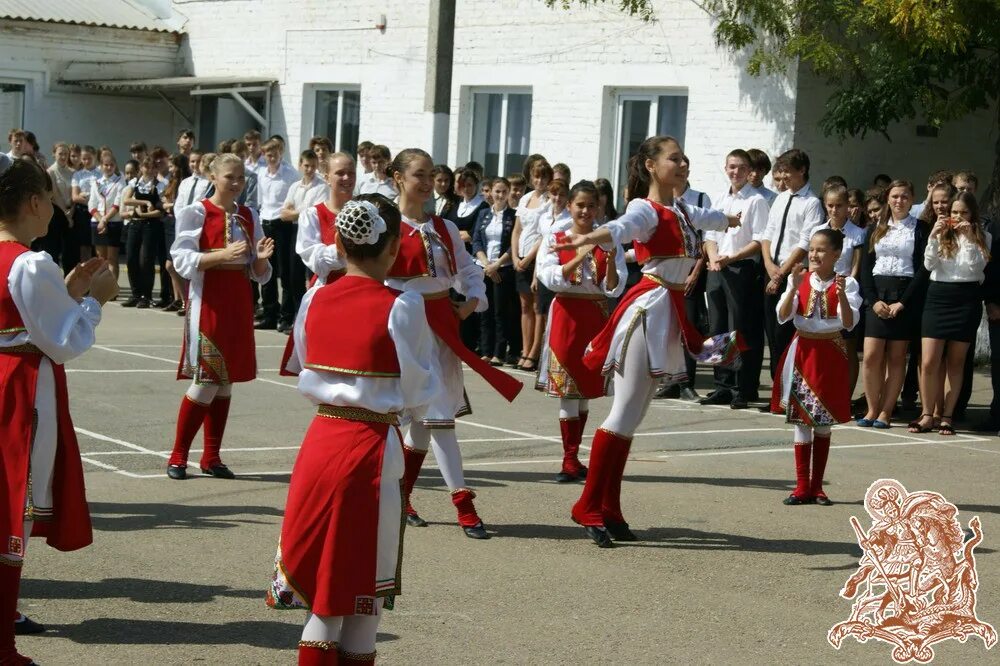 Школа хутор ленина краснодар. Хутор Ленина Краснодарский край школа 61. Школа 61 Хутор Ленина Краснодар. Школа 61 Краснодар директор. МАОУ СОШ №61 Краснодар.