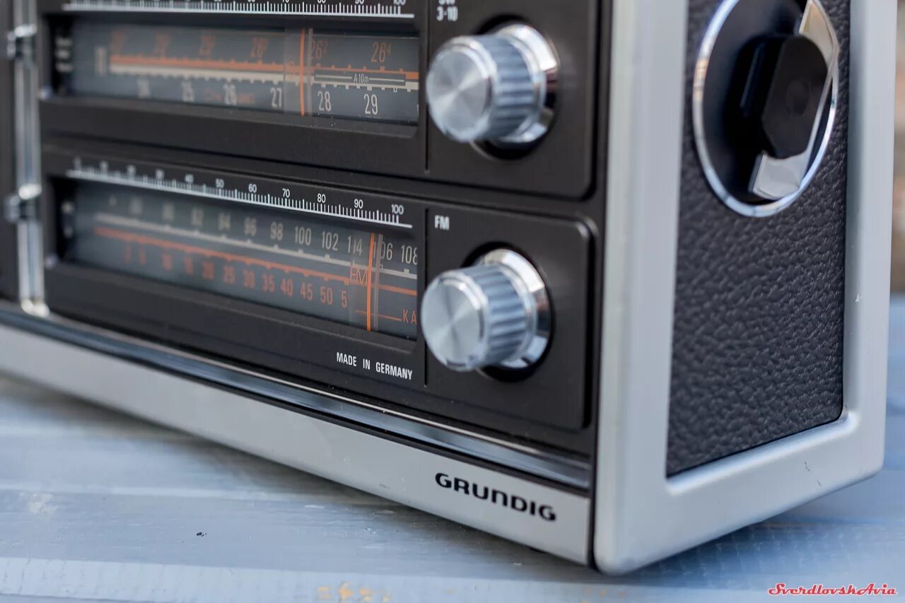 Grundig vcp 6230 pet. Радиоприемник Grundig Satellit 2100. Грюндиг саттеллит 80 годов. Grundig 2100 Сателлит. Grundig Satellit приемник 80-х годов.