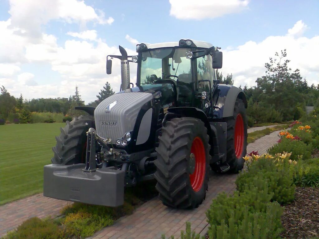 Трактор Фендт черный. Трактор Fendt 500c. Трактора Fendt 415. Трактор Фендт серый.