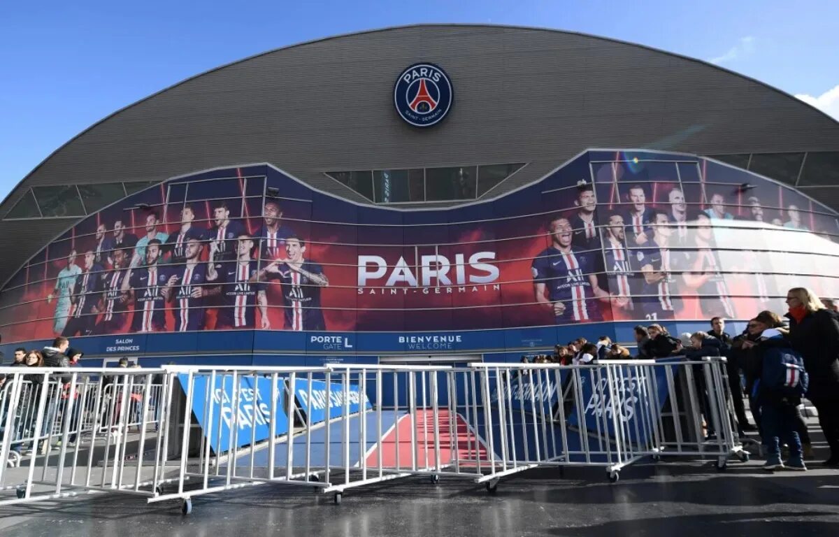 Парк де Пренс стадион. Стадион ПСЖ В Париже. ПСЖ стадион парк де Пренс. Parc des Princes стадион в Париже.