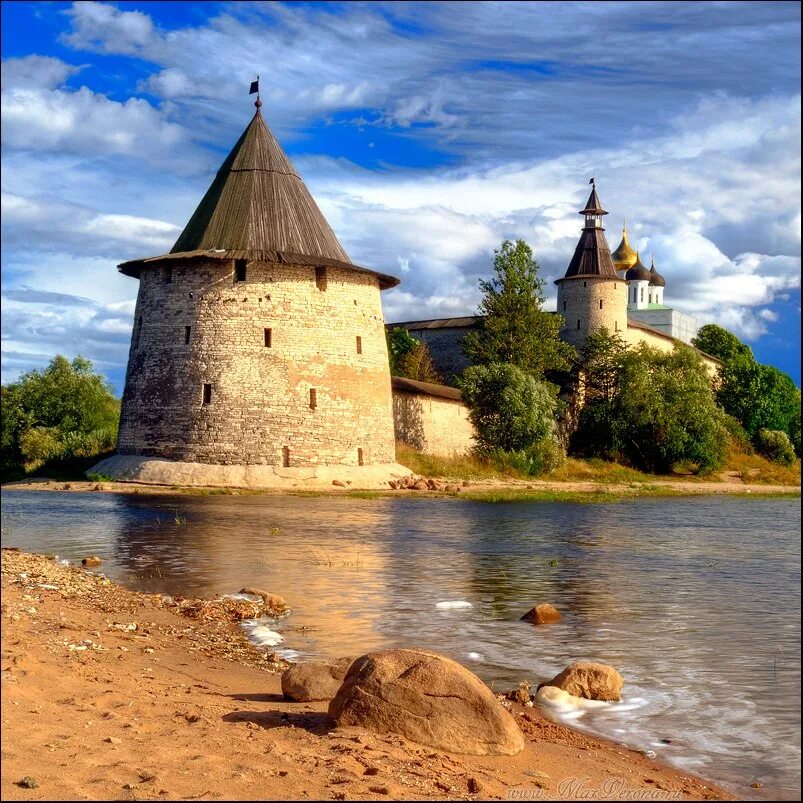 псковский кром достопримечательности пскова. псковский кремль кром. новгородский кремль великий новгород. псков под новгородом. кремль великого новгорода земляные.