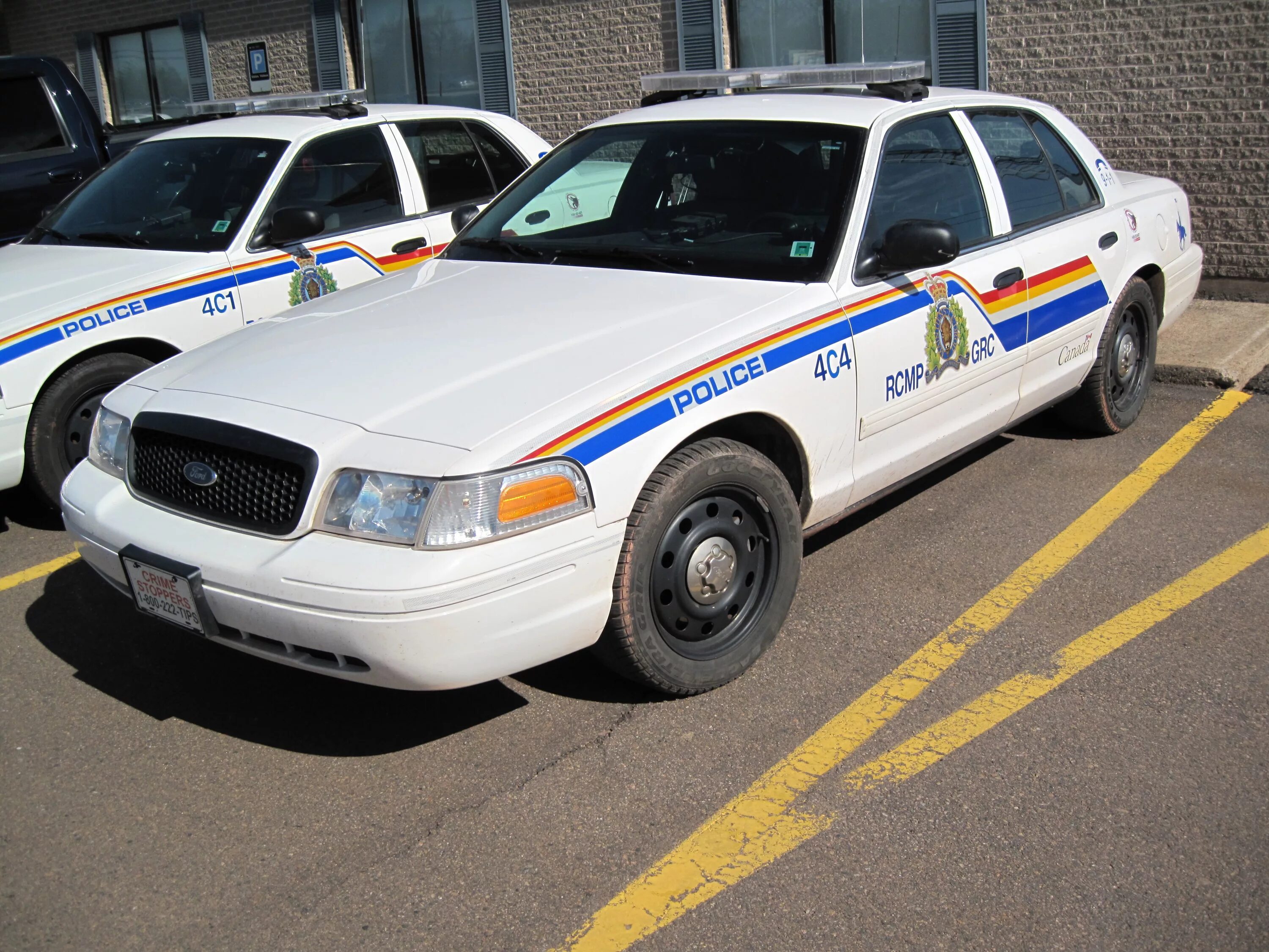 Полицейская машина 7 букв. Ford Crown Victoria 2022. Royal Canadian Mounted Police. Police Canada - RCMP.