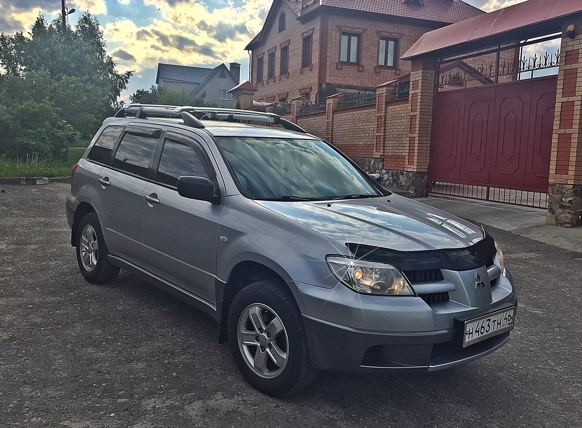 Mitsubishi Outlander 2000. Mitsubishi Outlander 2.0. Митсубиси Аутлендер 2007 года. Митсубиси Аутлендер 1 2007.